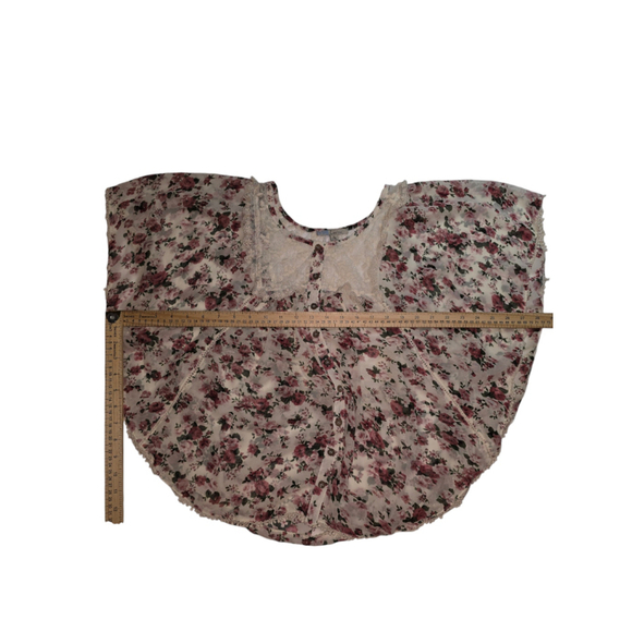 Women's Cecico Floral Blouse, SZ S White & Pink Boho Flowy Flutter Sleeve Lace - Picture 2 of 5